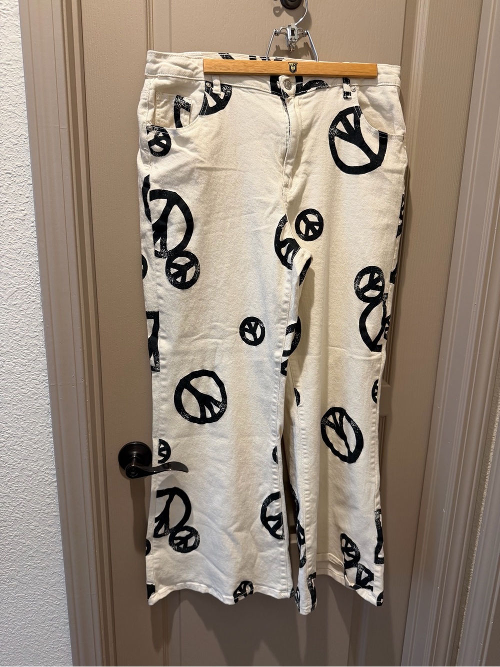 Almost Famous Cream Jeans with Black Waistband Detail